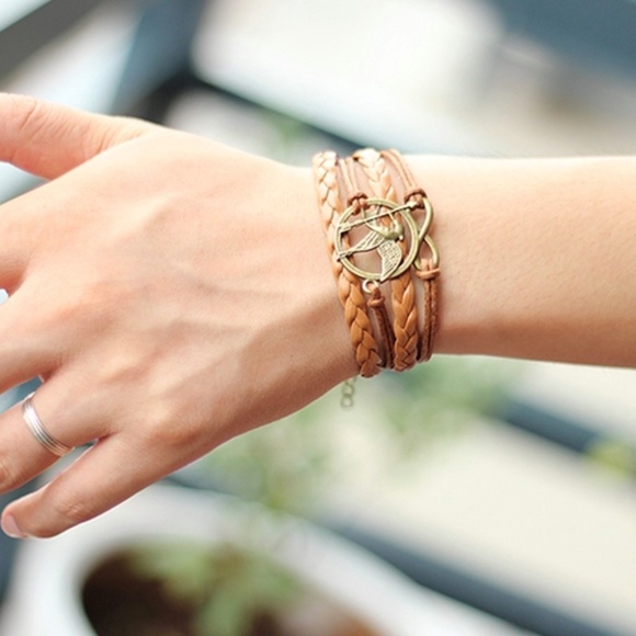 🎉HP🎉Hunger Games Leather Infinity Bracelet w/Box - Picture 2 of 6